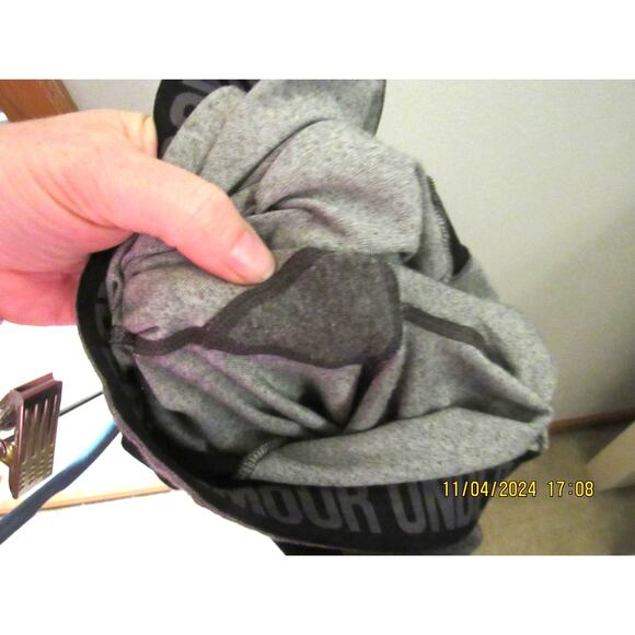 Black Under Armour Large Activewear Pants - Pink Striped Waist - Picture 5 of 5